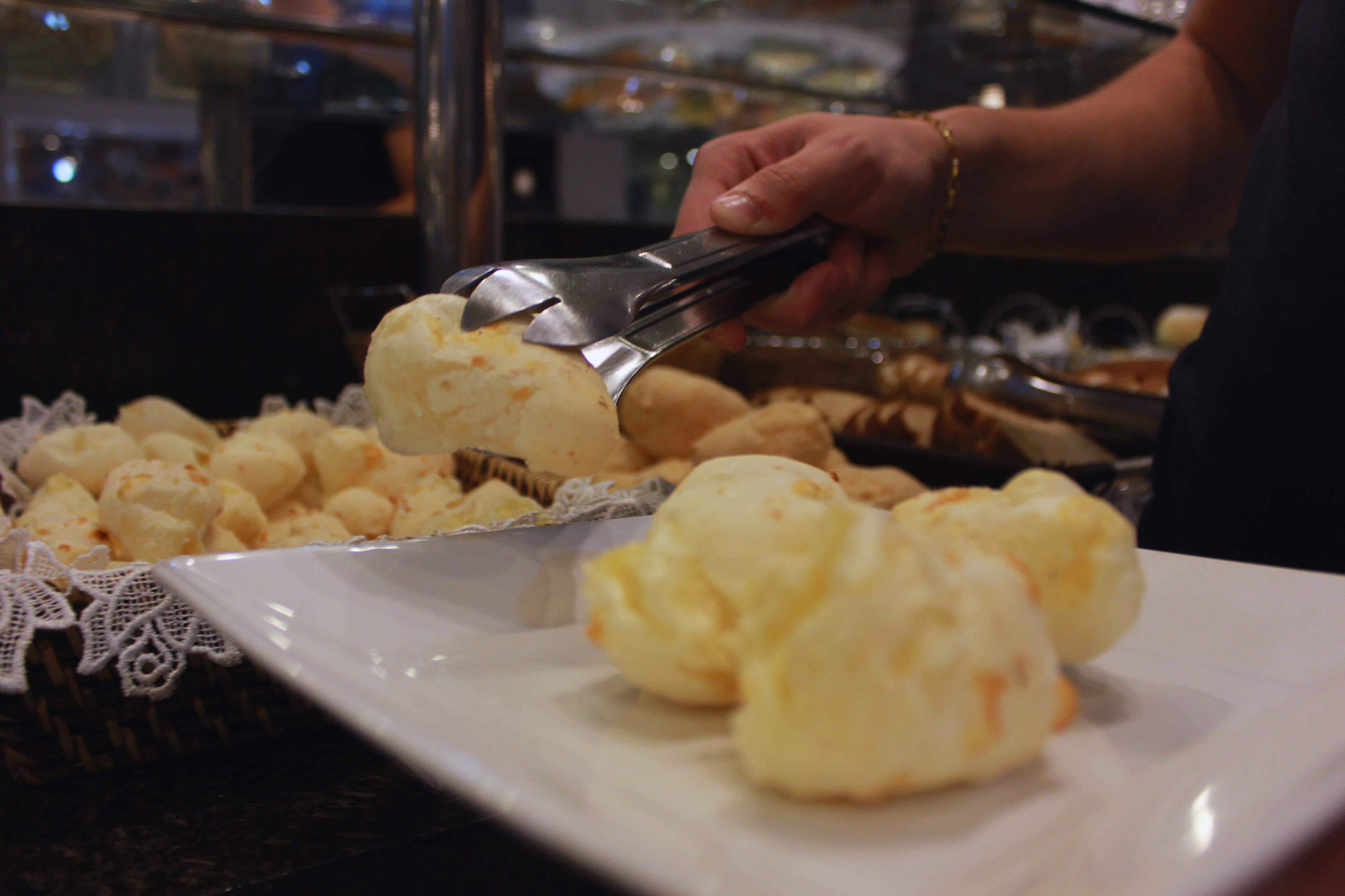 Gontijo Inn Hotel Itajuba  Ngoại thất bức ảnh Pão de queijo being served